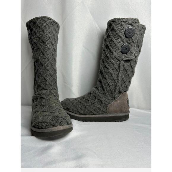 Alpine Ridge Rugged Wear Shoes - Ugg Cardy dark grey sweater classic tall 3
button womens boots SZ 4